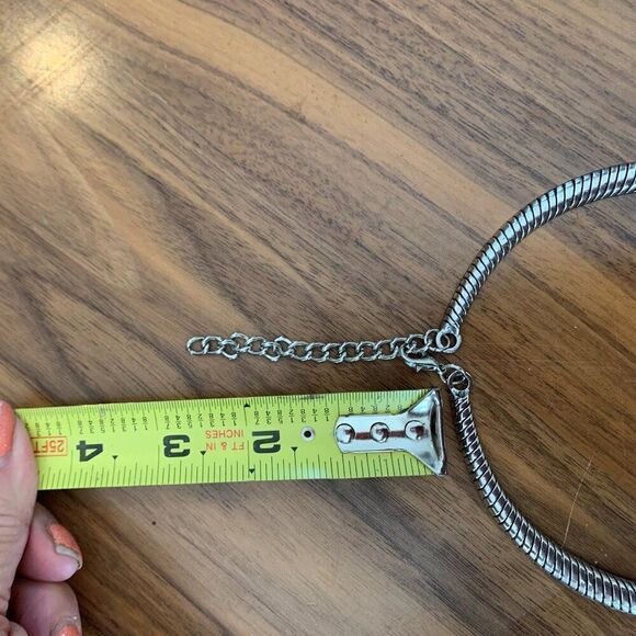 necklace, choker, fashion jewellery, large red cabochon stone,intricate pattern - Picture 3 of 16